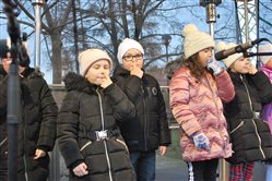 Vianočné trhy - vystúpenie žiakov ZŠ